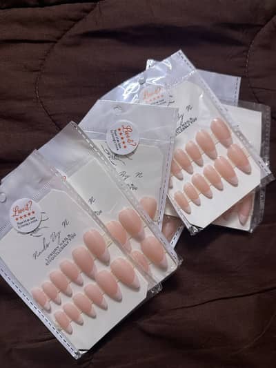 Artificial nails