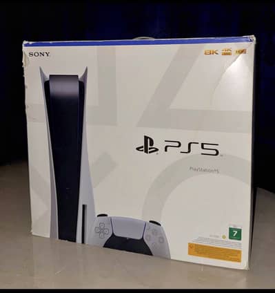 PLAYSTATION 5 SLIM DISC EDITION WiITH PS+  (ALMOST NEW)