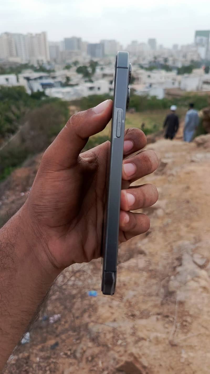 Apple iPhone 12 Pro Max 4