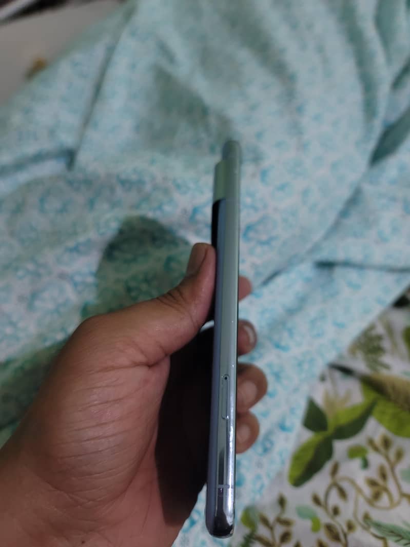 Google Pixel 8 Pro 4