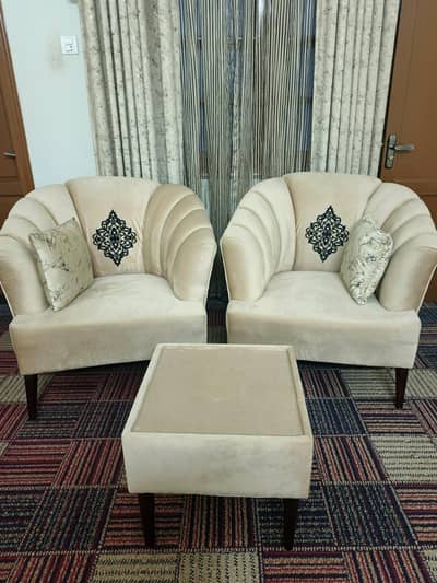 COFFEE CHAIRS WITH TABLE