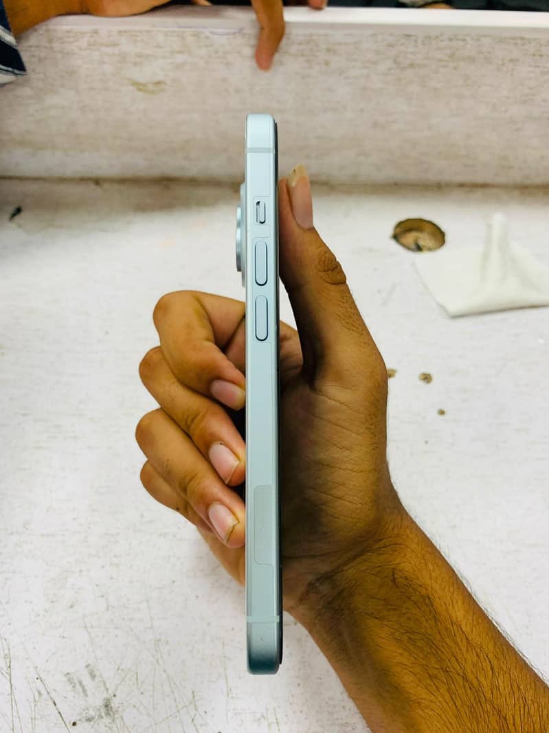 Apple iPhone 15 2