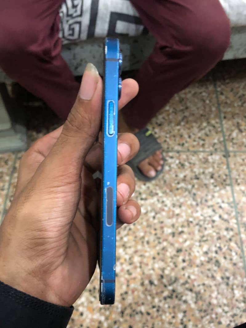 Apple iPhone 12 7