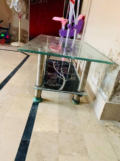 Steel stand Coffee table in Good condition