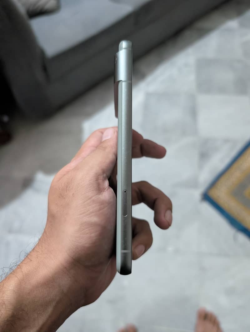 Pixel 8 6