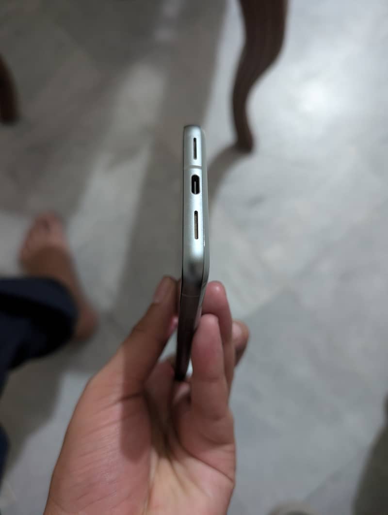 Pixel 8 12
