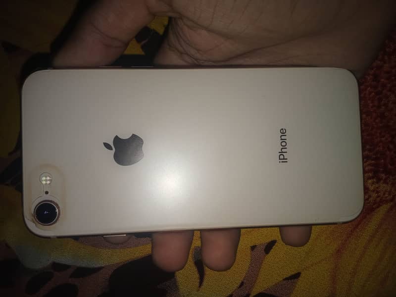 Apple iPhone 8 1