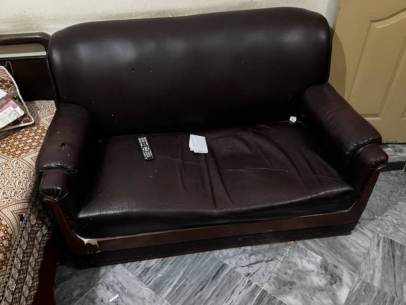 6 seater sofas 10/8 condition 0