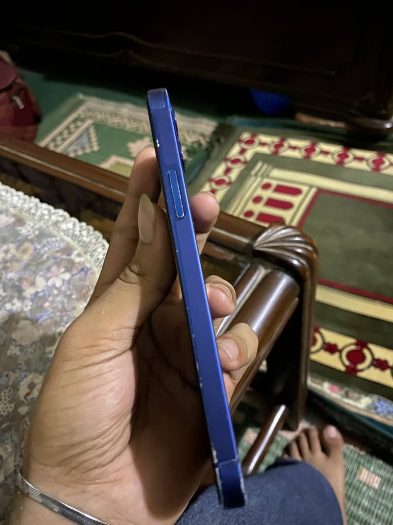 Apple iPhone 12 0