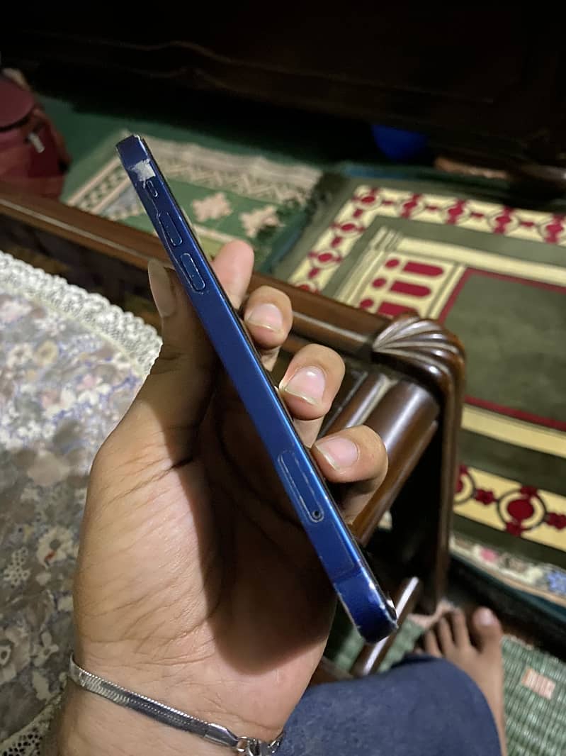 Apple iPhone 12 5