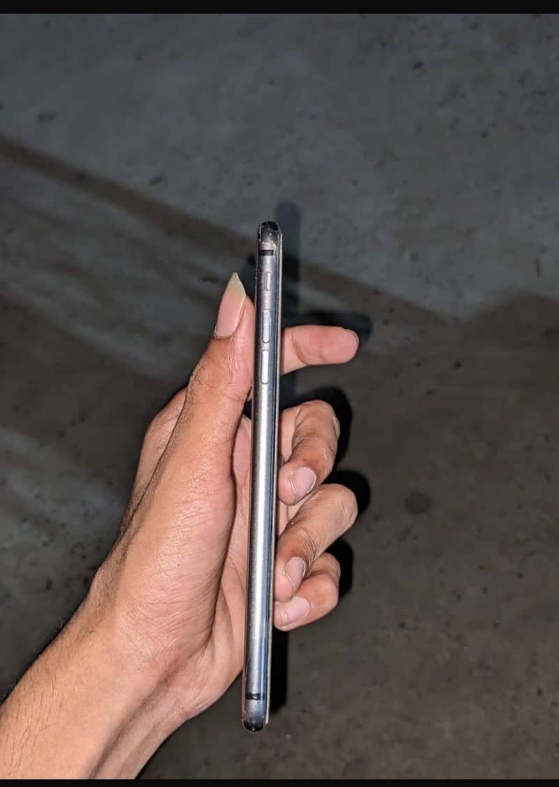 Apple iPhone 8 Plus 1