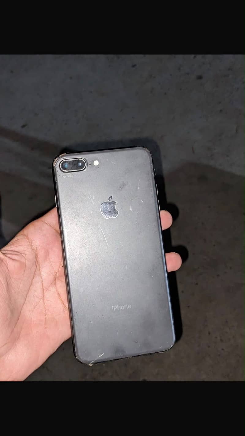 Apple iPhone 8 Plus 10