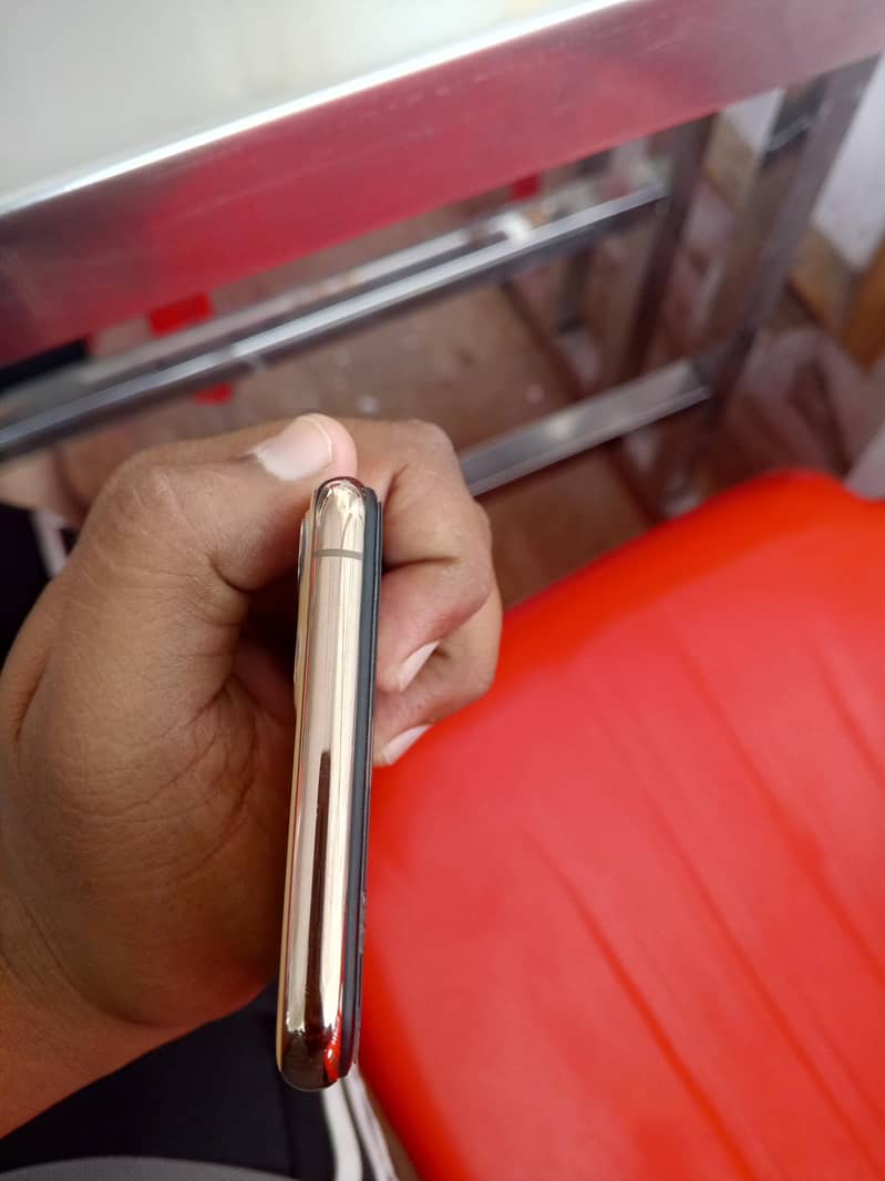 Apple iPhone 11 Pro Max 5
