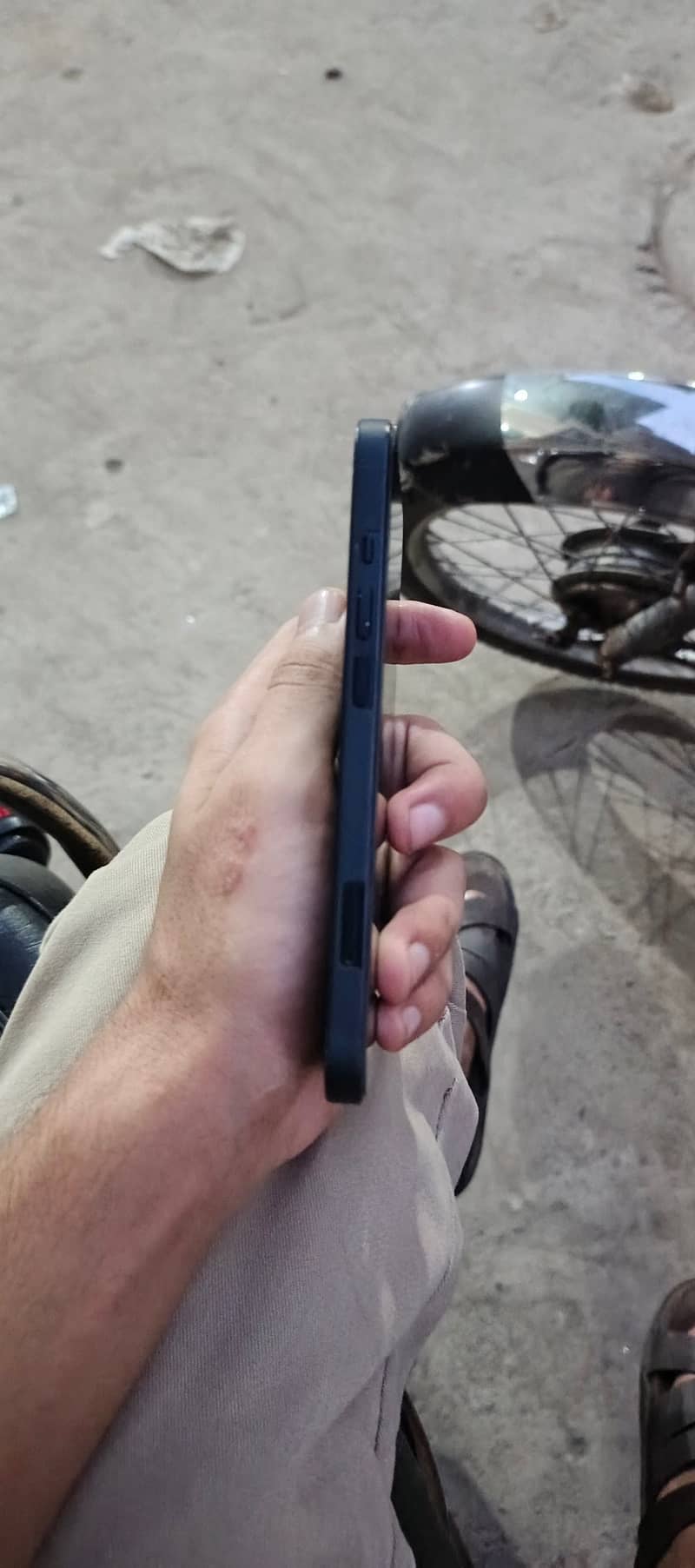 Apple iPhone 13 2