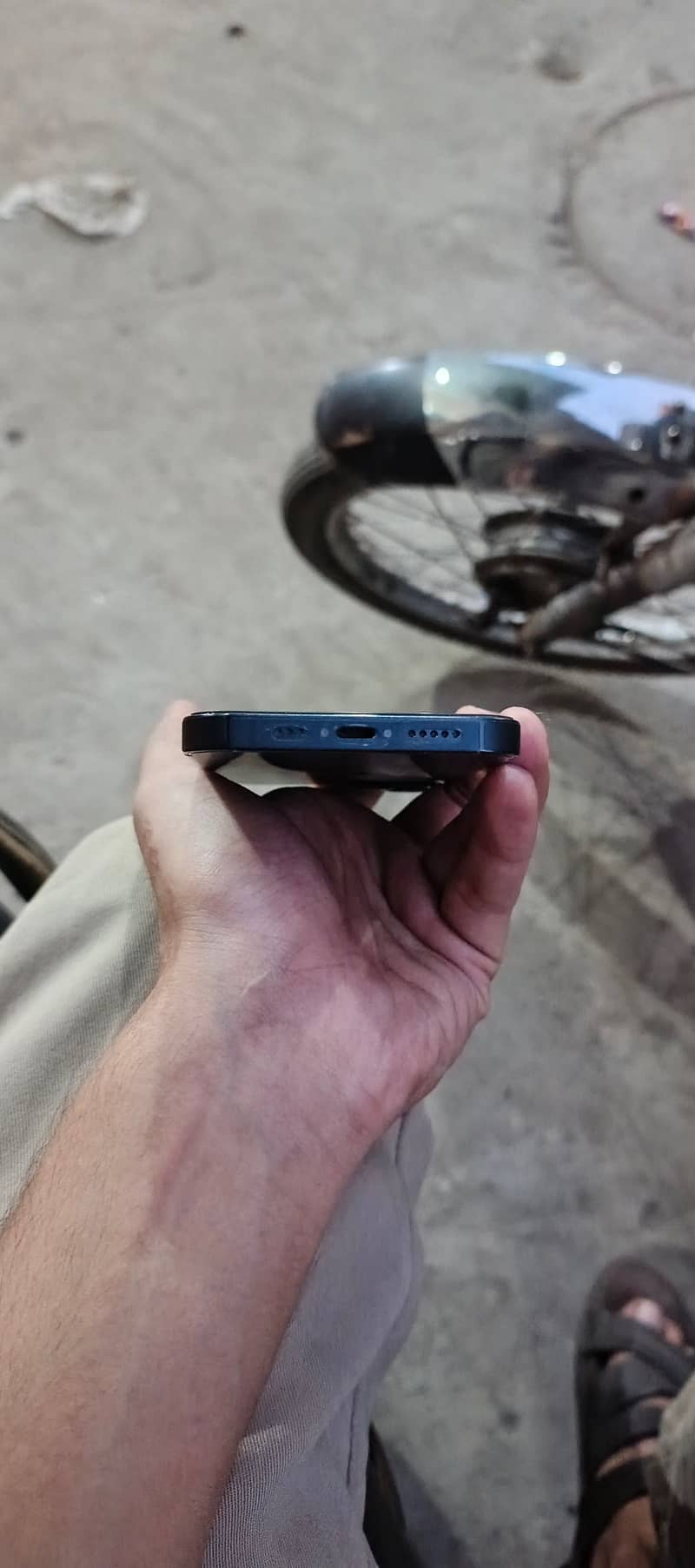 Apple iPhone 13 5