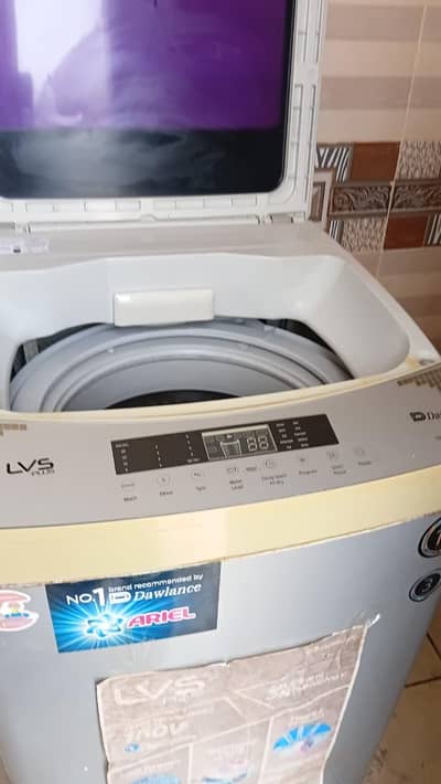 FOR SALE SMART WASHING MACHINE 10 / 10 CONDITION GOOD FOR EASY WASH