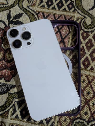 Apple iPhone XR  convert on 15 pro wight color