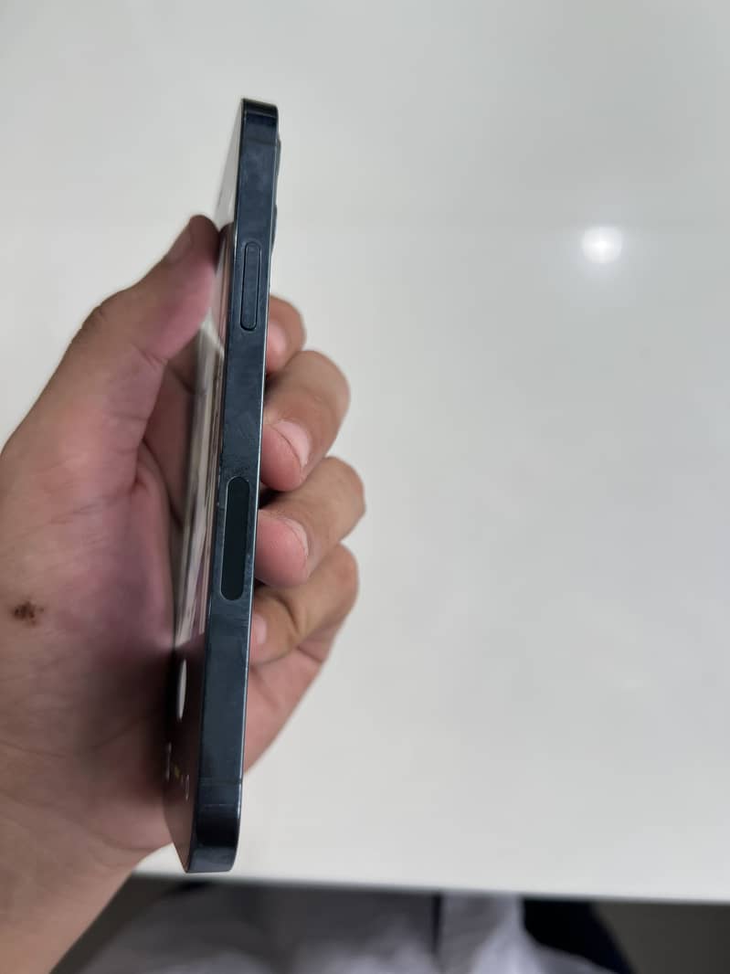 Apple iPhone 12 Pro 3
