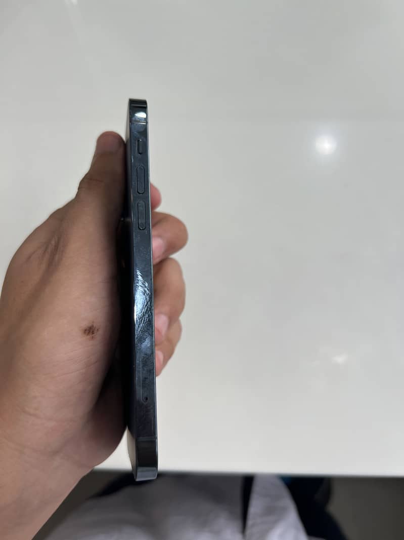 Apple iPhone 12 Pro 4