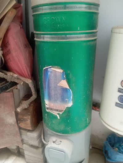 used Gas geyser for sale in running condition just like new