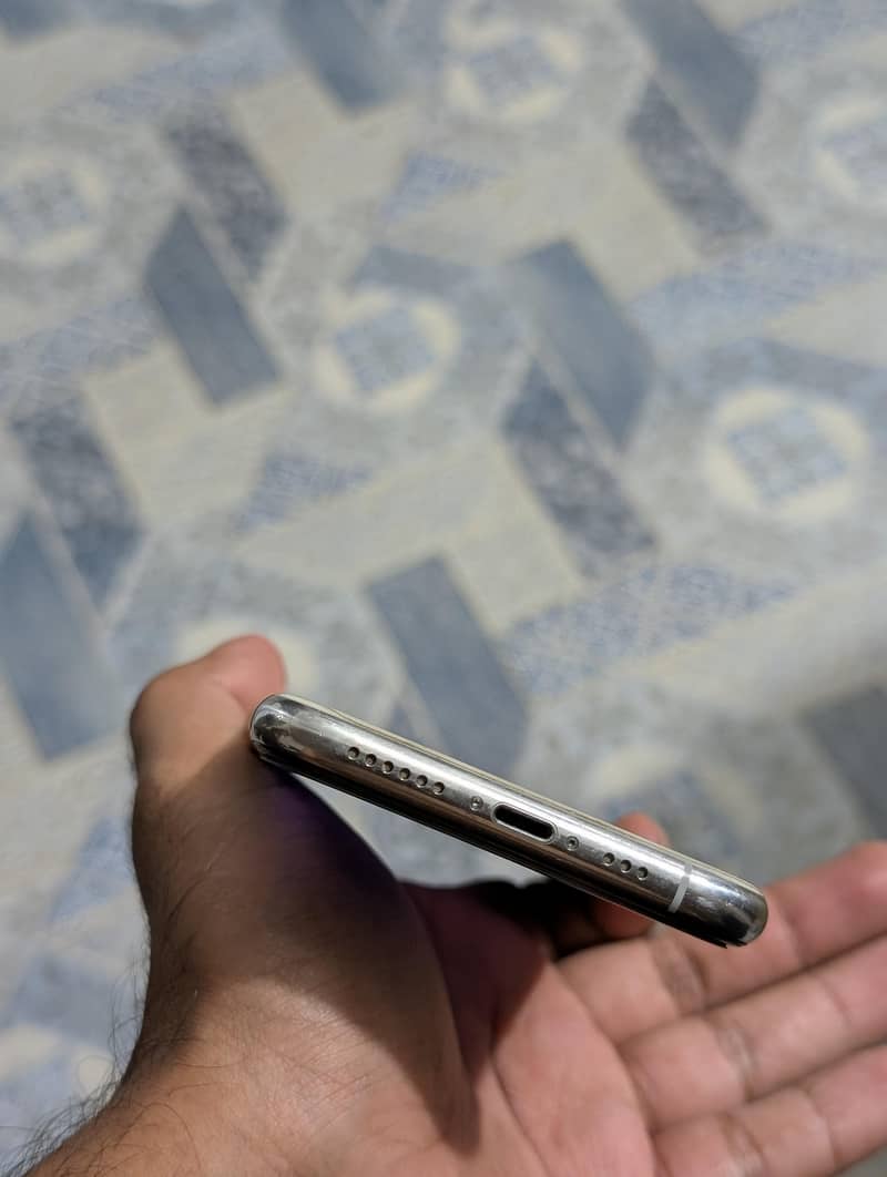 Apple iPhone 11 Pro 7