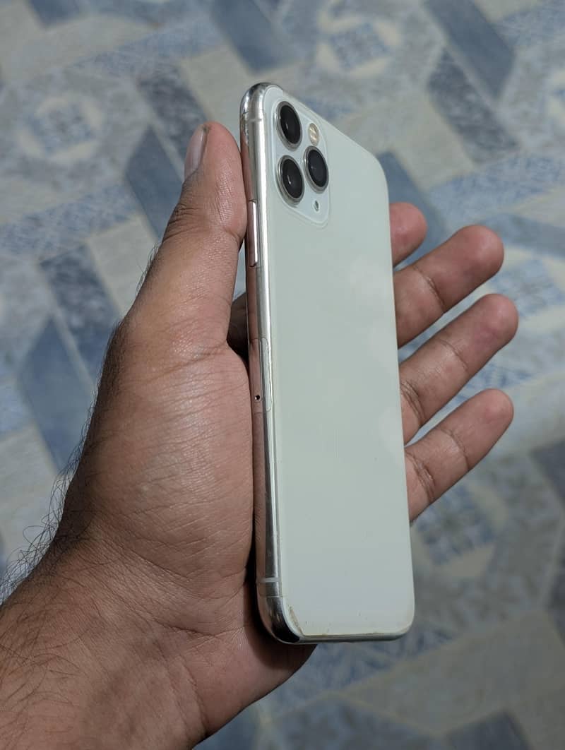 Apple iPhone 11 Pro 8