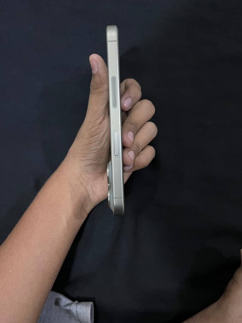 Apple iPhone 15 Pro 6