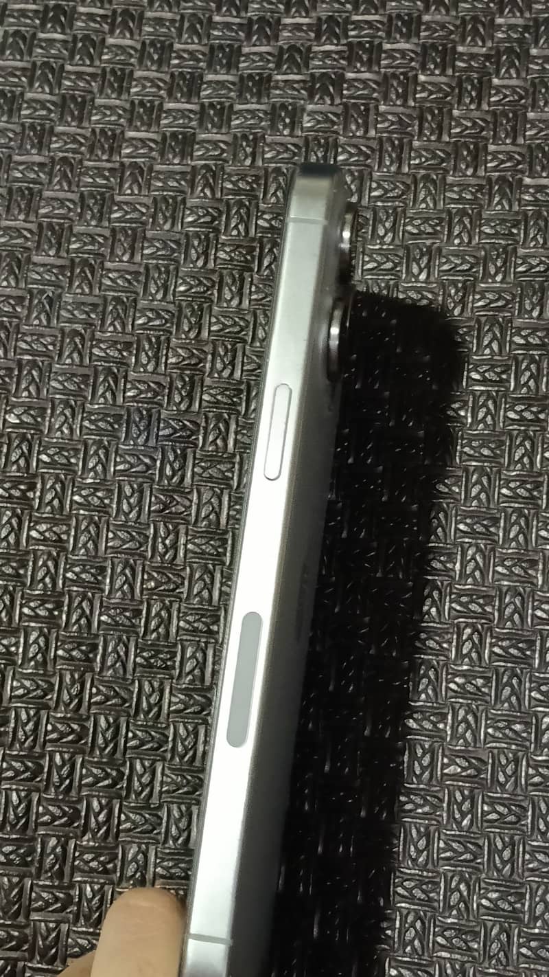 Apple iPhone 15 Pro Max 2