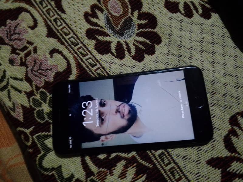 Apple iPhone 7 Plus 2