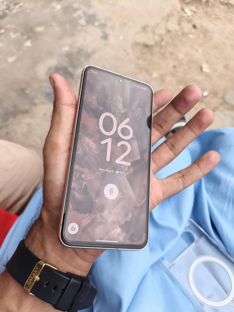 Google Pixel 8 2