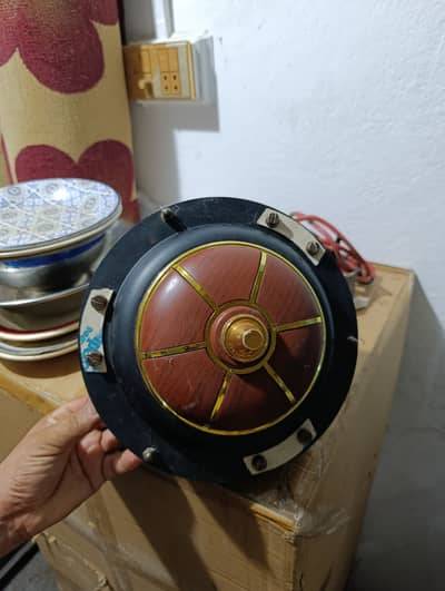 Retro designAC/DC fan