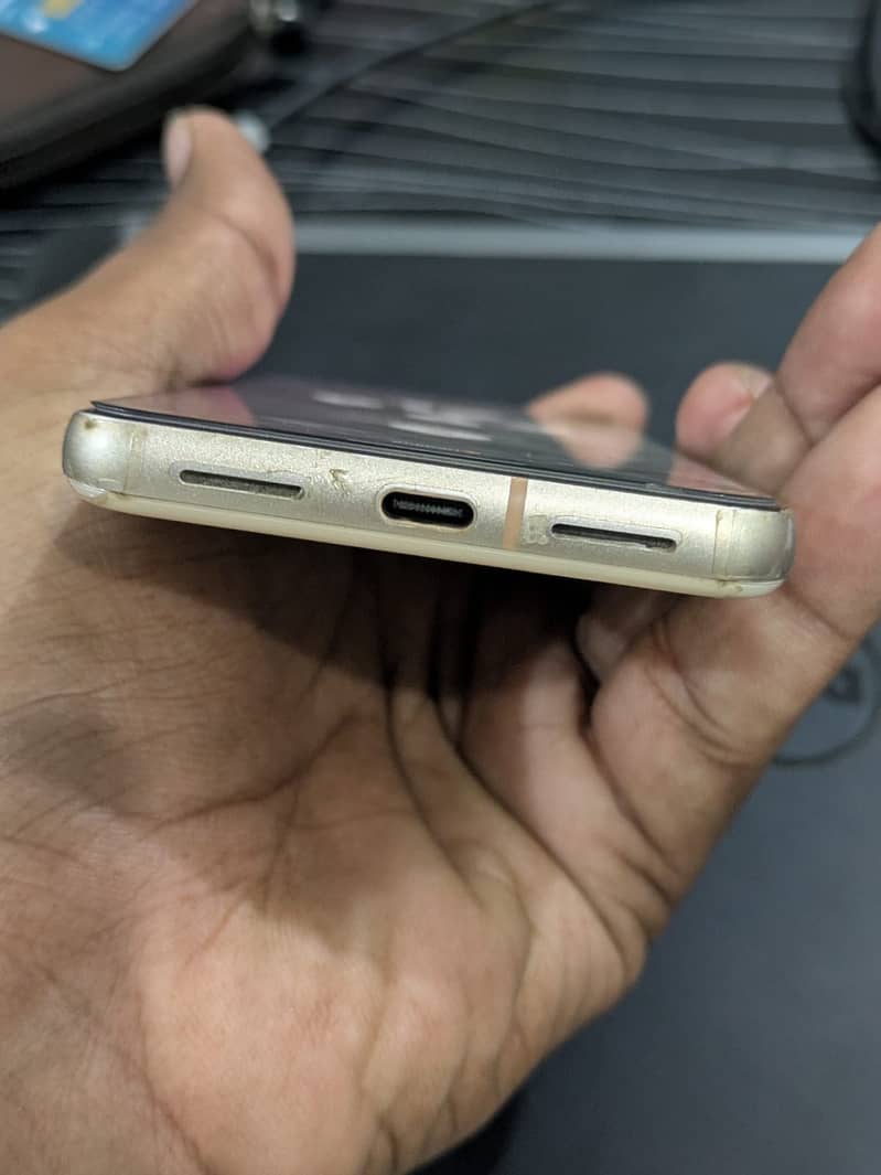 Google Pixel 8 3
