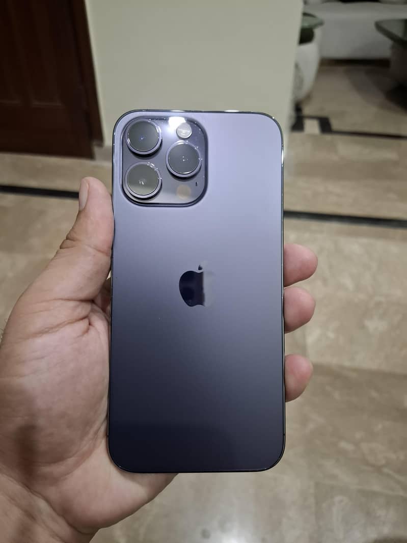 Apple iPhone 14 Pro Max 1