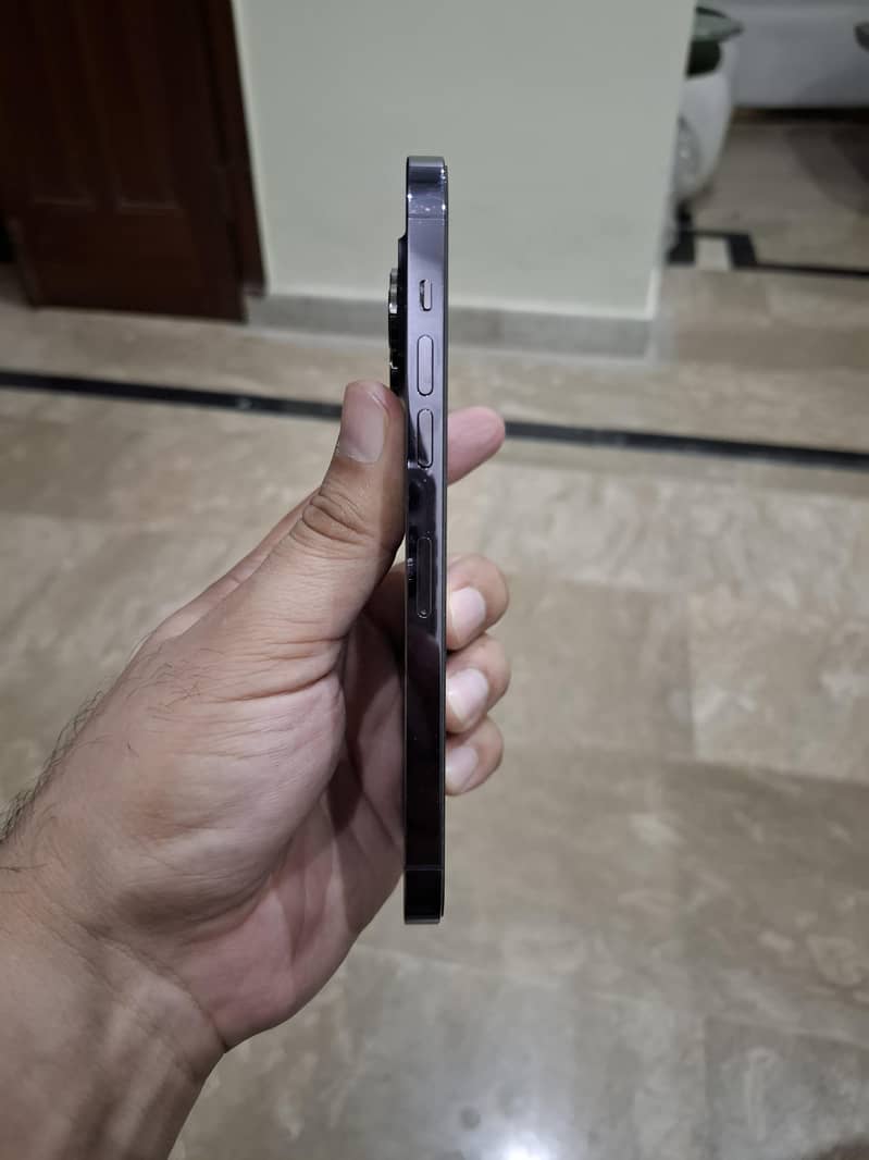 Apple iPhone 14 Pro Max 3