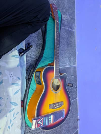  Caravan Music 40 Inches Semi Acoustic Guitar – Excellent Condition