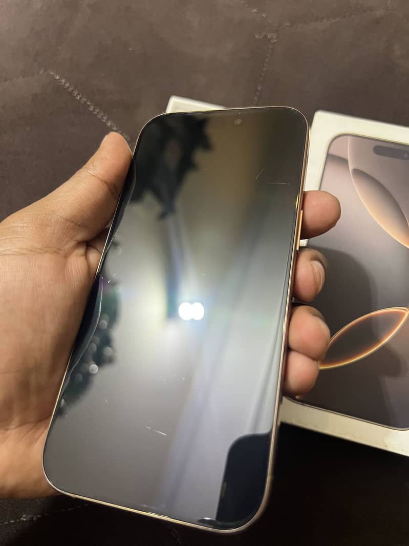 Apple iPhone 16 Pro 2