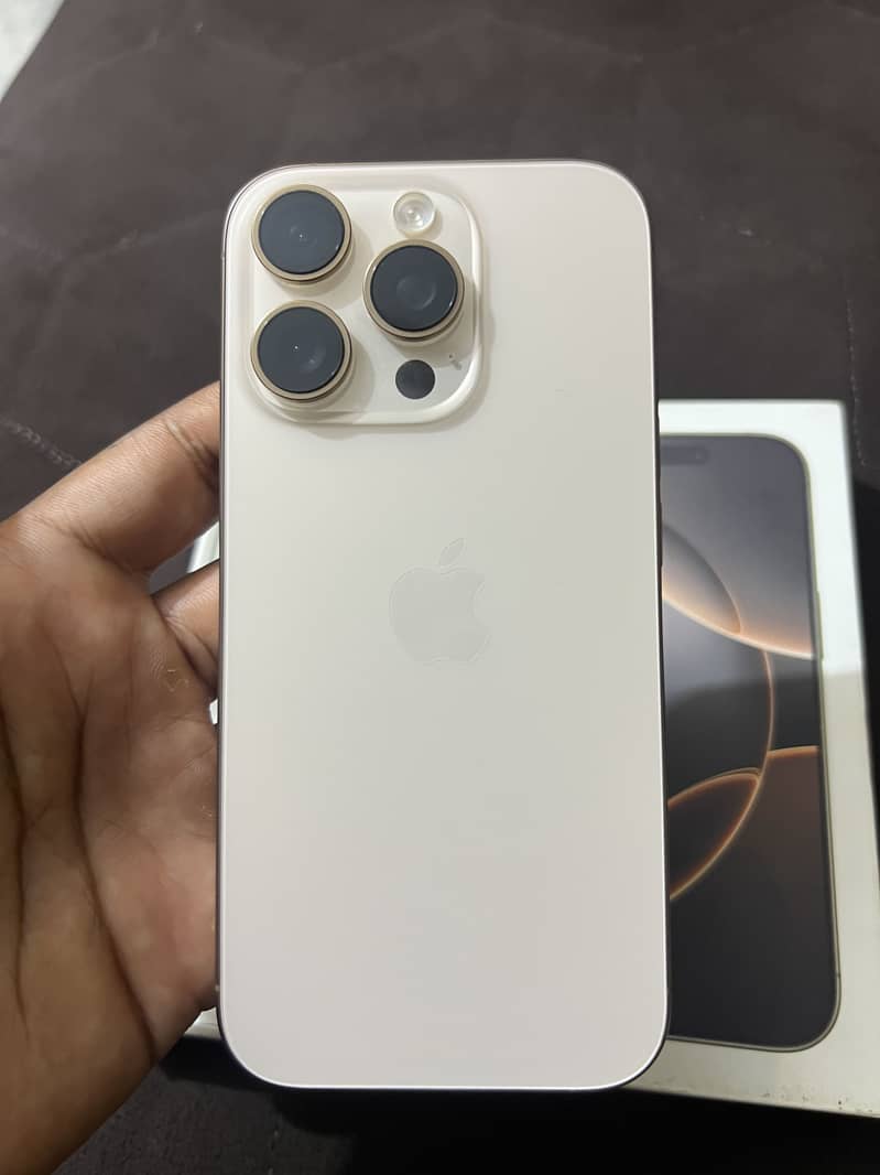 Apple iPhone 16 Pro 4