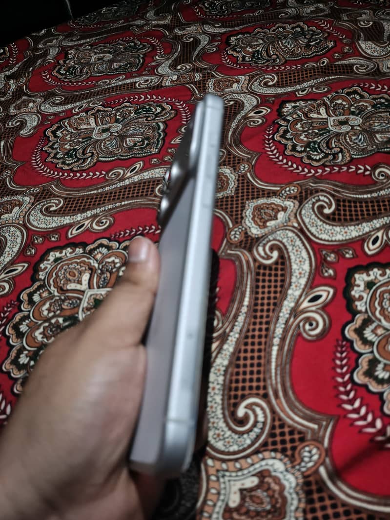 Apple iPhone 17 Pro Max 5