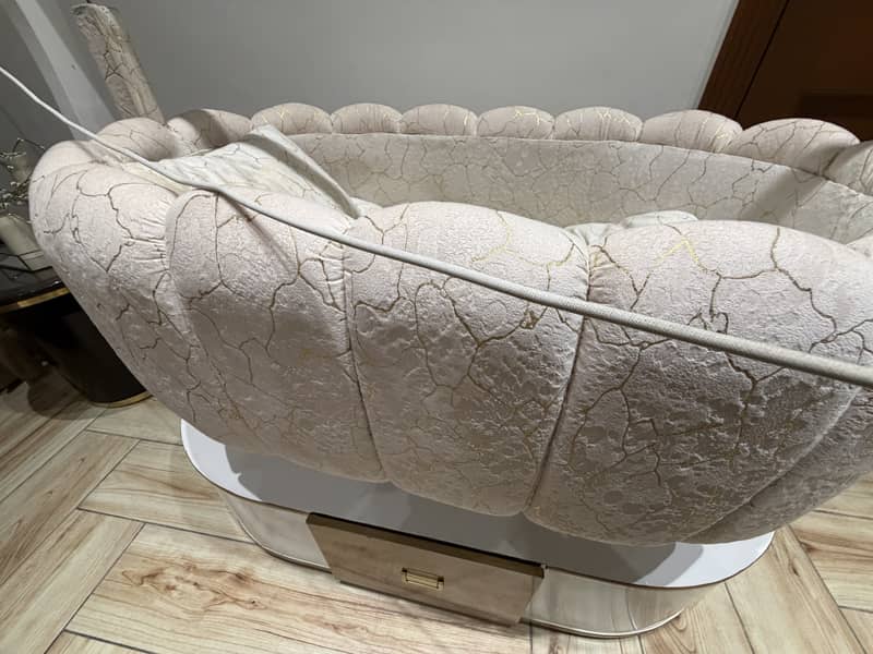 Baby cot 1