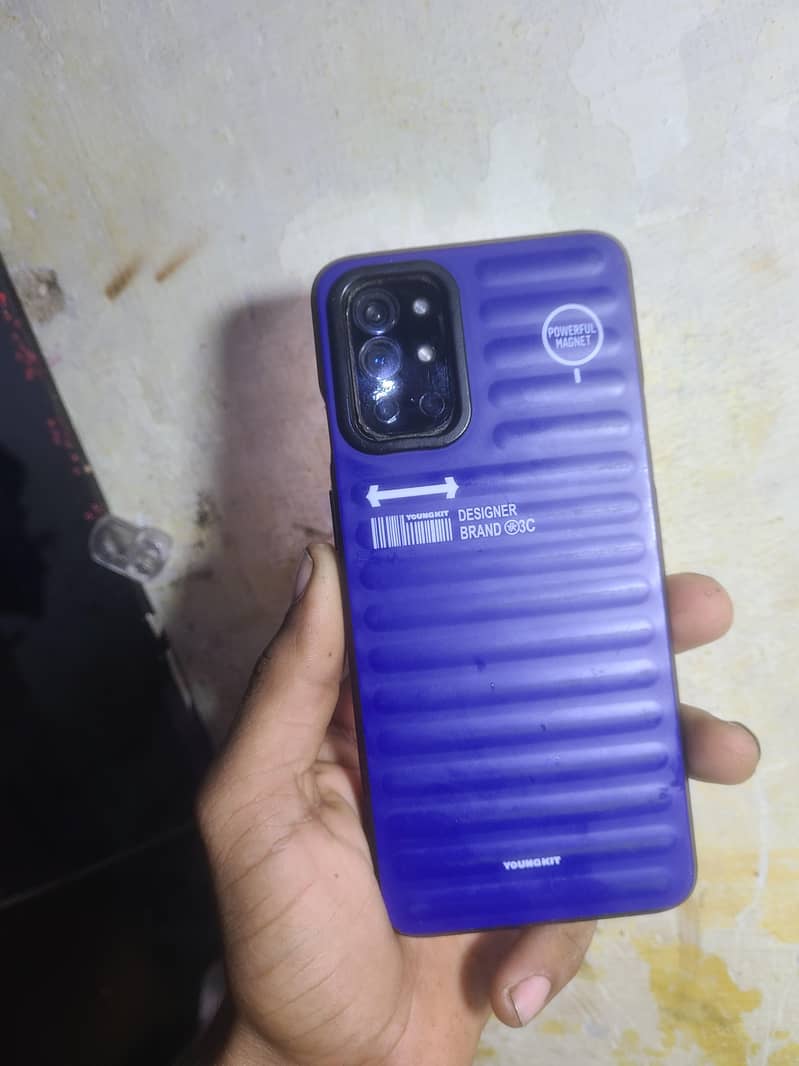 One Plus 9R 1