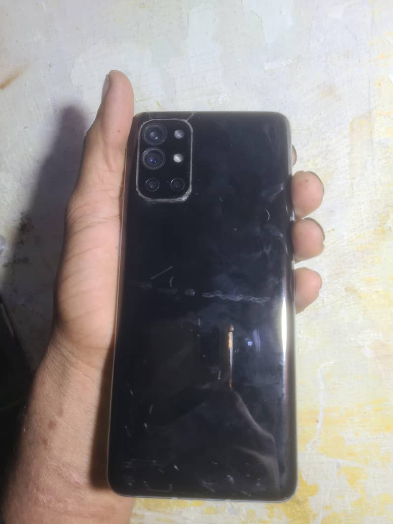 One Plus 9R 8
