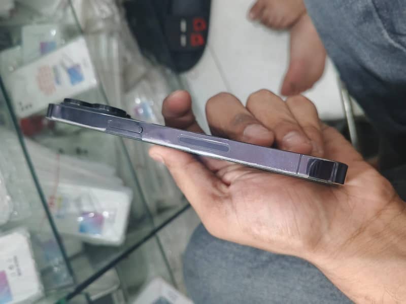 Apple iPhone 14 Pro 0