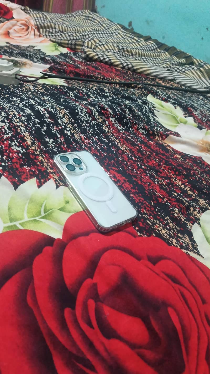 Apple iPhone 15 Pro 1