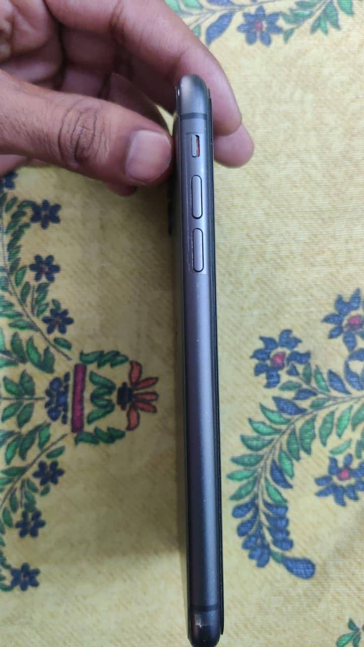 Apple iPhone 11 5