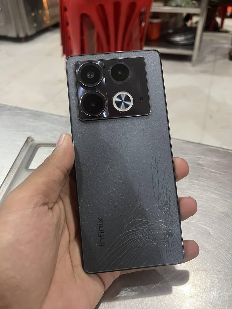 Infinix Note 40 5