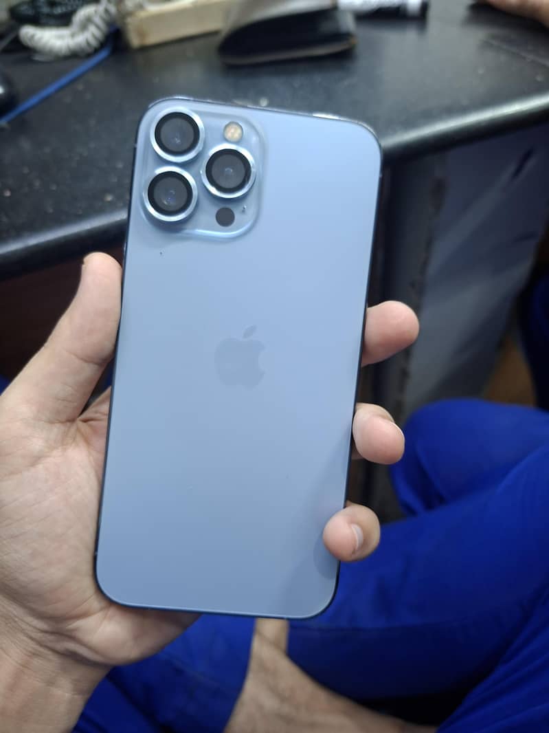Apple iPhone 13 Pro Max 1