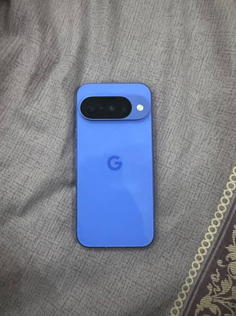 Google Pixel 10 4