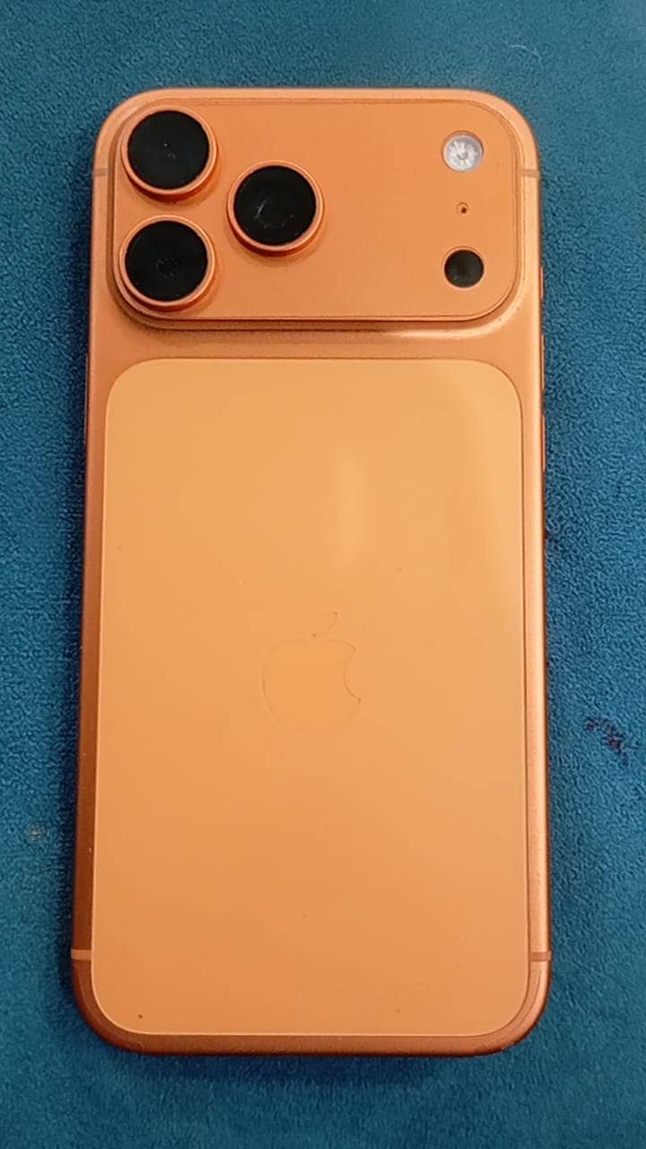 Apple iPhone 17 Pro Max 3