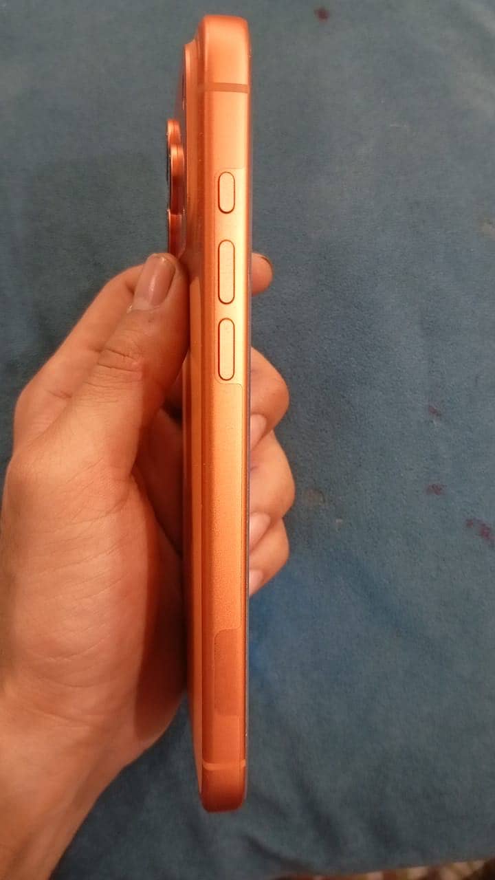 Apple iPhone 17 Pro Max 4