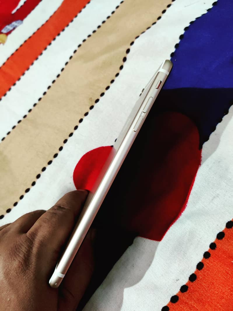 Apple iPhone 6 Plus 4